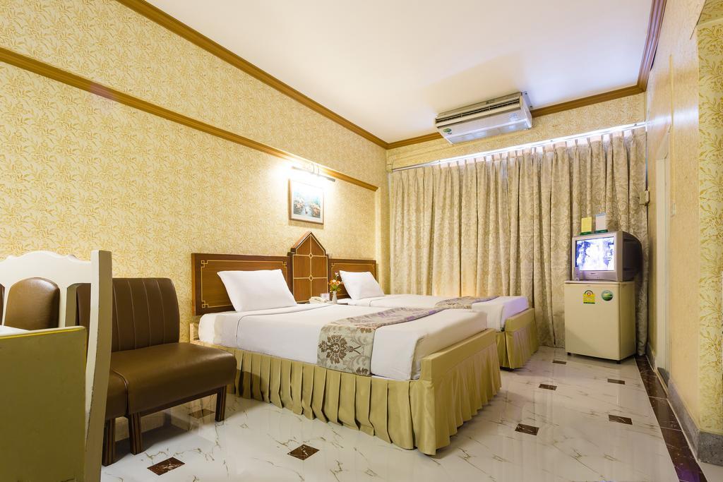 Kyo-Un Hotel Sara Buri Quarto foto