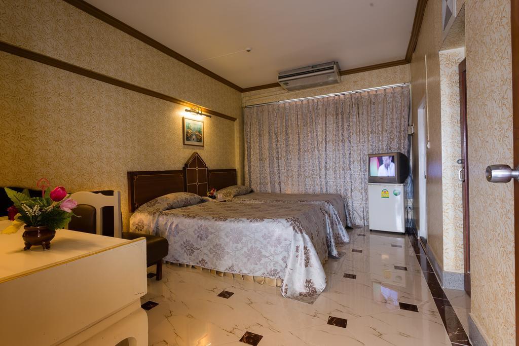 Kyo-Un Hotel Sara Buri Quarto foto