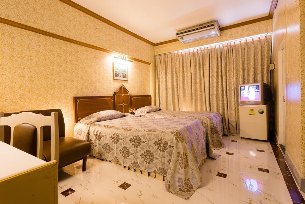 Kyo-Un Hotel Sara Buri Quarto foto