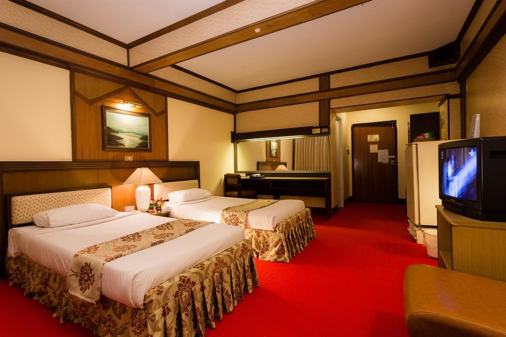 Kyo-Un Hotel Sara Buri Quarto foto